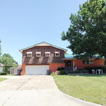 Golden Sunflower'S Apt E Hotel Lawton Exterior photo